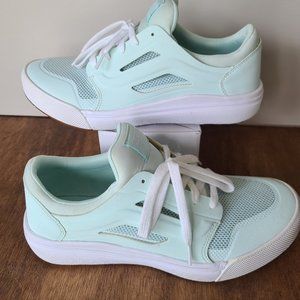 VANS / ULTRA CUSH/ MENS MINT GREEN ULTRA RANGE Low top/ SIZE 10